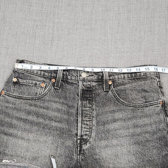 Levi's 501 Black Cut Off Denim Jean Shorts. 31. 100% Cotton. - Picture 5 of 9